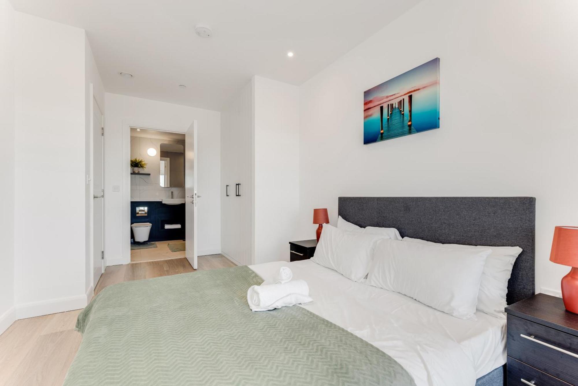 Urban Luxe Retreat Apartment London Bagian luar foto