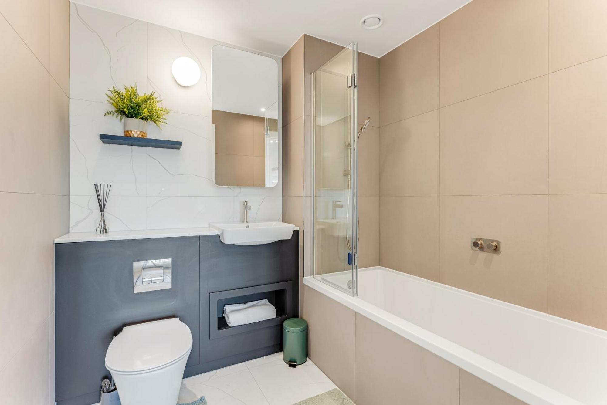 Urban Luxe Retreat Apartment London Bagian luar foto