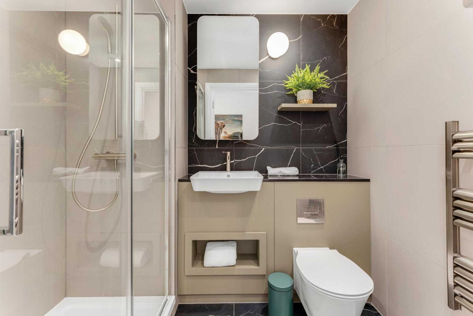 Urban Luxe Retreat Apartment London Bagian luar foto